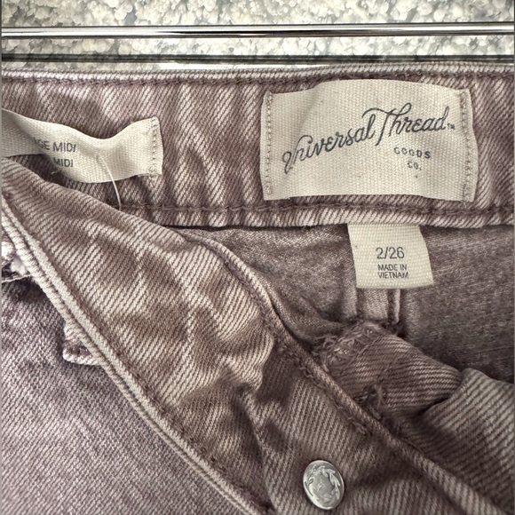 Universal Thread Gray Jean Shorts Frayed Hem - Picture 4 of 4